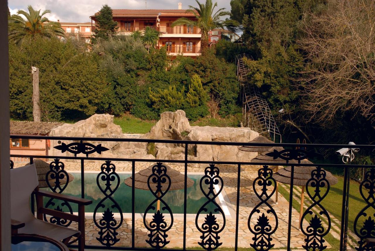 Corfu Club Apartments 고우비아 외부 사진