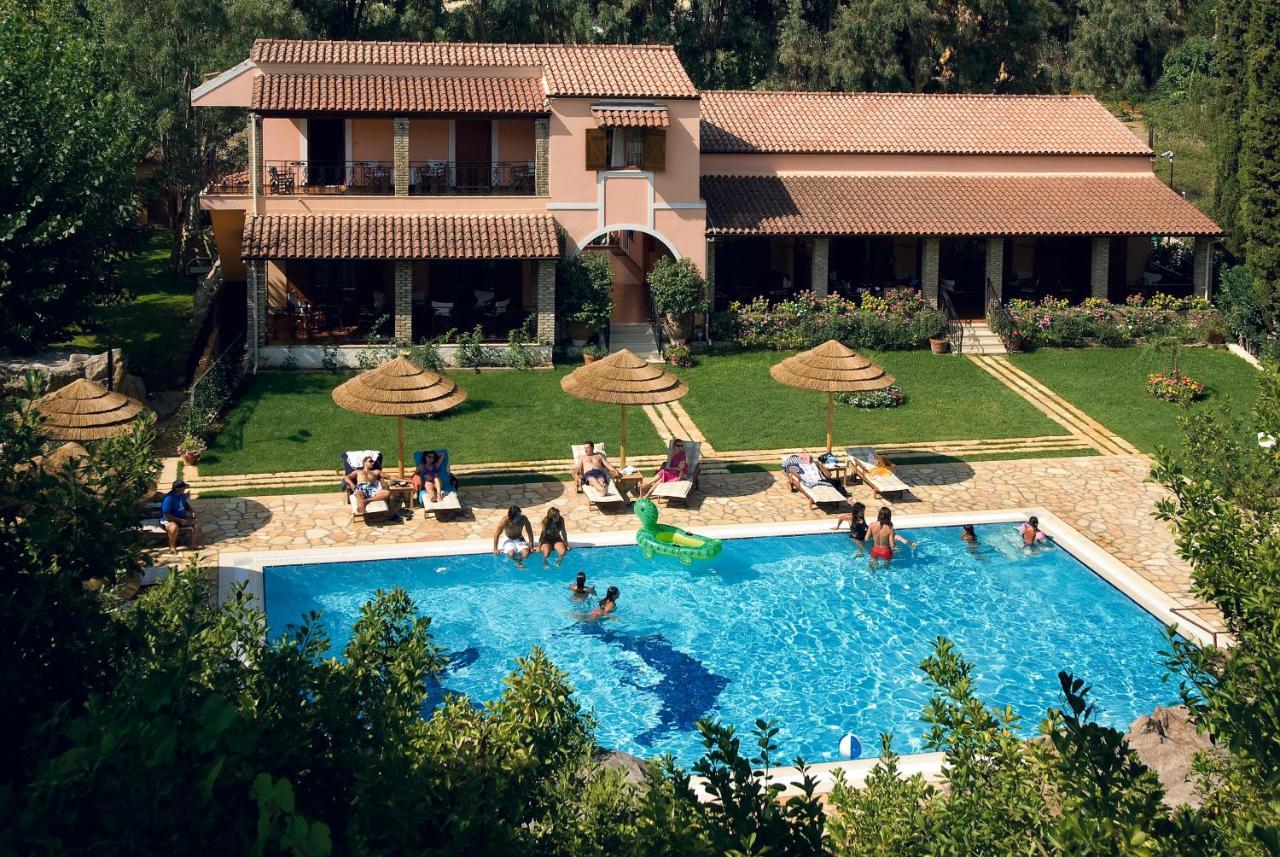 Corfu Club Apartments 고우비아 외부 사진